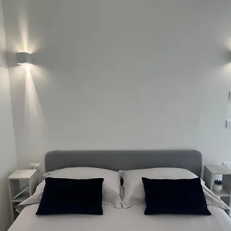 Giuliana Luxury Home: Piscina, Solarium, Barbecue. A Pochi Passi Dal Mare Vila Fontane Bianche